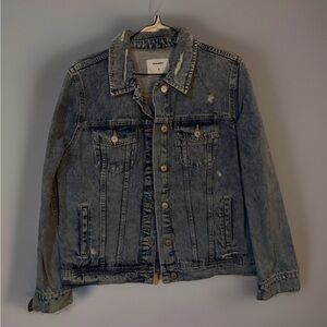Old Navy Distressed Jean Jacket – Size L ✨ NWT